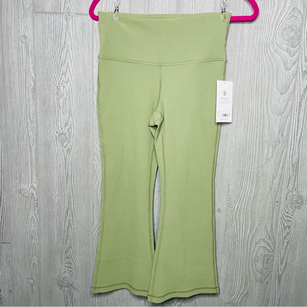 Athleta Elation Rib Crop Flare green work out cropped leggings size medium